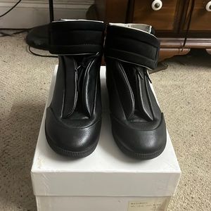 Maison Margiela 22 high top sneakers (BLACK)